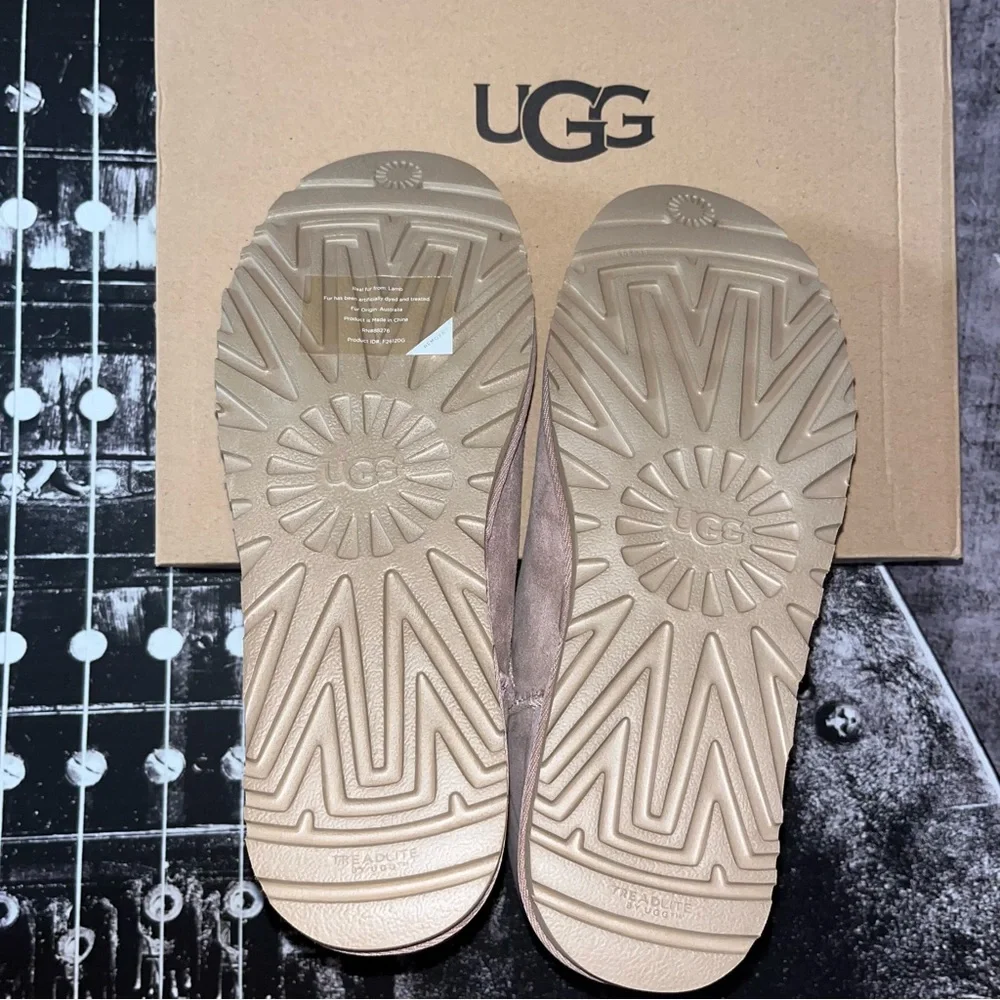 NIB UGG Classic Short II Boot